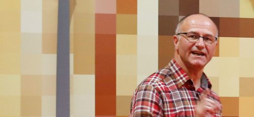 Janko Krištof, der Pfarrer von Ludmannsdorf/Bilcovs, im SONNTAG-Interview über seinen neuen Weg der Verkündigung und die prägende Wirkung des Wortes (© Foto: SONNTAG / Georg Haab) Janko Krištof, der Pfarrer von Ludmannsdorf/Bilcovs, im SONNTAG-Interview über seinen neuen Weg der Verkündigung und die prägende Wirkung des Wortes (© Foto: SONNTAG / Georg Haab)