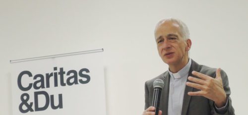 Caritas-Präsident Michael Landau im SONNTAG-Interview über Caritas als Grundhaltung, über Hilfe für Flüchtlinge und Christen als Vorbilder (© Foto: KH Kronawetter / Internetredaktion) Caritas-Präsident Michael Landau im SONNTAG-Interview über Caritas als Grundhaltung, über Hilfe für Flüchtlinge und Christen als Vorbilder (© Foto: KH Kronawetter / Internetredaktion)