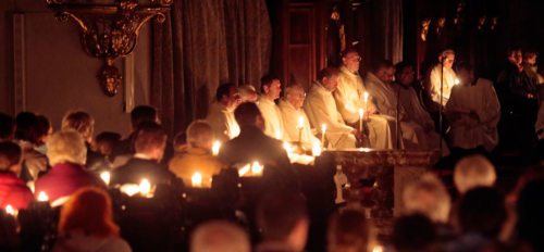 Ostern ist ein Fest der Begegnung – Predigt von Diözesanbischof Alois Schwarz in der Osternachtliturgie 2014 im Dom zu Klagenfurt  Foto: Pressestelle / Eggenberger Audiodatei: Dompfarre Klagenfurt