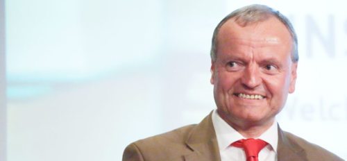 Ein SONNTAG-Gespräch mit dem Psychologen und Neurowissenschaftler Manfred Spitzer über die Leistungsfähigkeit unserer Gehirnfunktionen und was wir dazu beitragen können, sie bis ins hohe Alter zu erhalten. (© Foto: Georg Haab / SONNTAG) Ein SONNTAG-Gespräch mit dem Psychologen und Neurowissenschaftler Manfred Spitzer über die Leistungsfähigkeit unserer Gehirnfunktionen und was wir dazu beitragen können, sie bis ins hohe Alter zu erhalten. (© Foto: Georg Haab / SONNTAG)