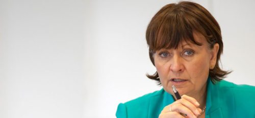 Herta Stockbauer, Vorstandsvorsitzende der BKS, im SONNTAG-Gespräch über Nachhaltigkeit als Schlüssel für den nächsten Aufschwung (© Foto: IV Kärnten) Herta Stockbauer, Vorstandsvorsitzende der BKS, im SONNTAG-Gespräch über Nachhaltigkeit als Schlüssel für den nächsten Aufschwung (© Foto: IV Kärnten)