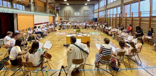 Abschlussmesse gemeinsam mit Eltern und Großeltern in der Volksschule (Foto: UM)