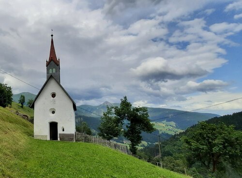 Die Kapelle in Unterfrohn (St. Lorenzen im Lesachtal) ist eine von zwei Kapellen in Kärnten, die dem Heiligen Silvester geweiht sind. Foto: Pressestelle Die Kapelle in Unterfrohn (St. Lorenzen im Lesachtal) ist eine von zwei Kapellen in Kärnten, die dem Heiligen Silvester geweiht sind. Foto: Pressestelle