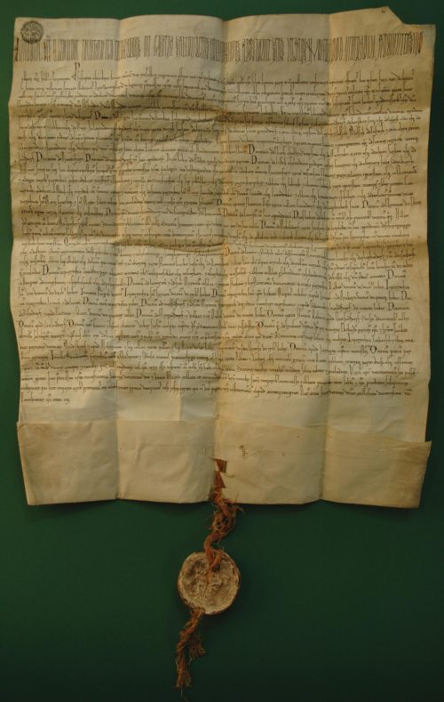 Urkunde aus dem Jahre 1207 mit der ersten Erwähnung der Pfarre St. Marein (Stiftsarchiv Admont) (© Foto: Pfarre)