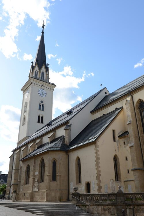 Bildunterschrift (Bildrechte sind zwingend anzugeben!) Bildunterschrift (Bildrechte sind zwingend anzugeben!)