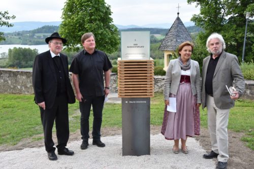 Bischof Alois Schwarz, Rektor Christian Stromberger, Projektleiterin Andrea Enzinger und Künstler Werner Hofmeister (vlnr.) (© Foto: KH Kronawetter / Internetredaktion)