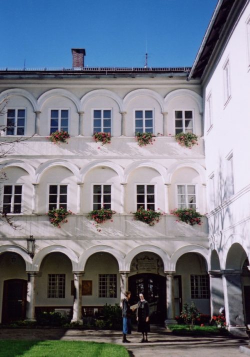 Der wunderschöne Arkadenhof im Innenhof des Klosters Wernberg. (© Foto: Pressestelle) Der wunderschöne Arkadenhof im Innenhof des Klosters Wernberg. (© Foto: Pressestelle)