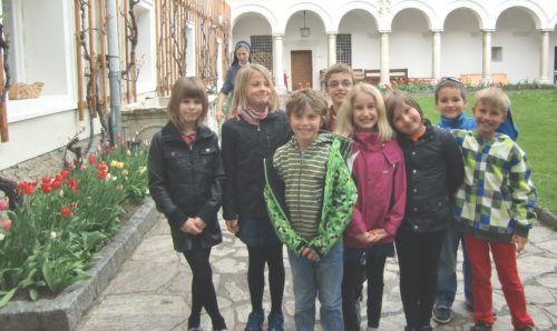 Erstkommunionkinder besuchen das Kloster Wernberg (© Foto: Sabine Reichhalter)