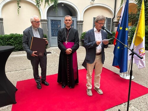 Podelitev odlikovanja za Nedeljo v Ljubljani (Nedelja)