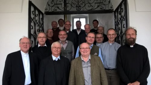 Bischof Schwarz (li.) mit Dechanten des Vikariats Süd der Erzdiözese Wien (© Foto: Stefan Krummel) Bischof Schwarz (li.) mit Dechanten des Vikariats Süd der Erzdiözese Wien (© Foto: Stefan Krummel)