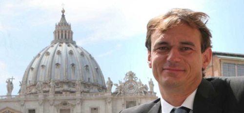 Der Vatikan-Experte Andreas Englisch im SONNTAG-Gespräch über die Herausforderungen von Papst Franziskus, seine Gegner im Vatikan und warum es noch nie so schwer war, einen Papst aus dem Weg zu räumen. (© Foto: kk)