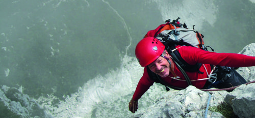 Engelbert Guggenberger, Generalvikar der Diözese Gurk und begeisterter Extremkletterer, über die Berge als Schule für das Leben, seine (Gottes)erfahrungen beim Klettern und die Kraft, die er aus den Erlebnissen in den Felswänden schöpft. (© Foto: Guggenberger)