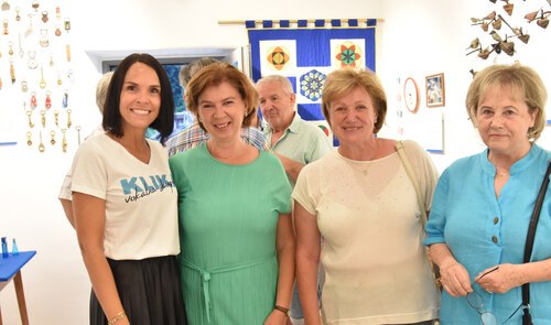 Mirjam Kelih, Justina Hribernik, Elzi Karničar in Marta Polanšek na odprtju. (Nedelja) Mirjam Kelih, Justina Hribernik, Elzi Karničar in Marta Polanšek na odprtju. (Nedelja)