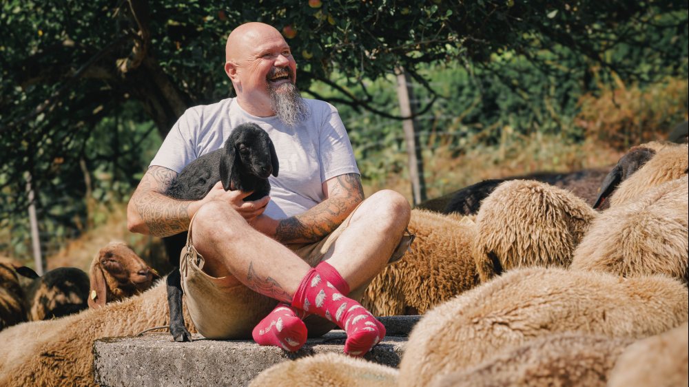 &bdquo;Shoafbauer&ldquo; Thomas Koch (am Foto) freut sich auf das Gespr&auml;ch &uuml;ber das &bdquo;Agnus Dei&ldquo; mit Dompfarrer Peter Allmaier und Caritasdirektor Ernst Sandriesser. |  &copy; Foto: Caritas/Johannes Leitner