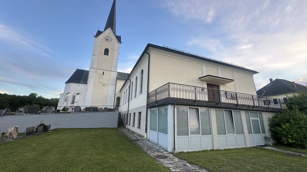 Pfarrzentrum unter der Pfarrkirche &bull; Farni center pod farno cerkvijo |  &copy; Foto: Pfarre St. Kanzian 