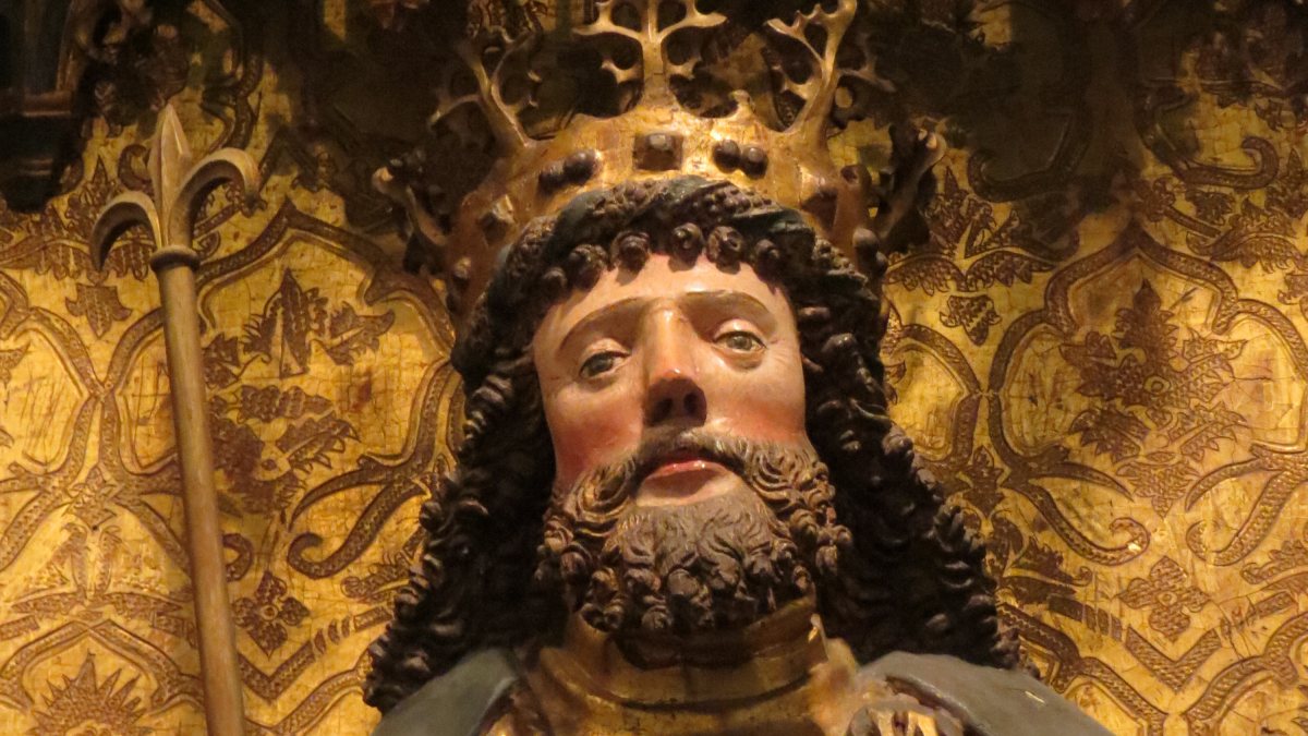 Die Statue des Hl. Knud in der St. Peters-Kirche in Kopenhagen. (von Orf3us / CC BY 3.0 (https://creativecommons.org/licenses/by/3.0)], vom Wikimedia Commons)