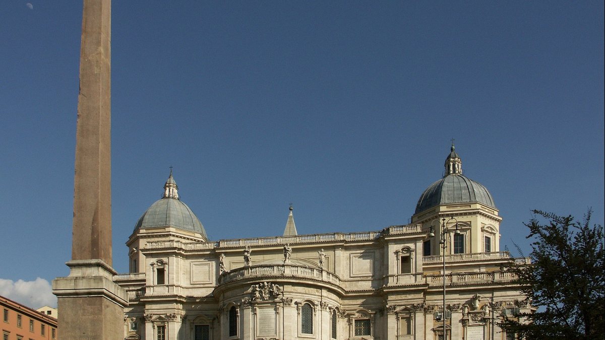 Außenansicht der Basilika Santa Maria Maggiore in Rom. (Dnalor 01 [CC BY-SA 3.0 (https://creativecommons.org/licenses/by-sa/3.0)])