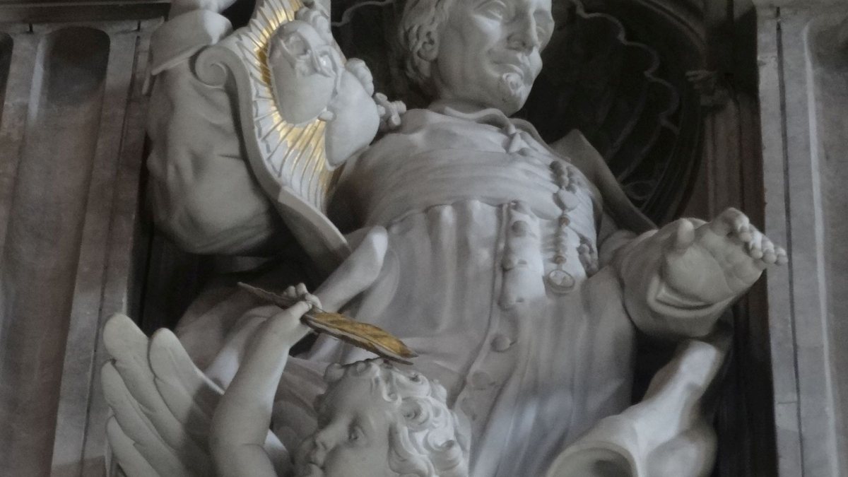Die Statue des Heiligen in der St. Peter-Basilika. (on Jordiferrer [CC BY-SA 4.0  (https://creativecommons.org/licenses/by-sa/4.0)], vom Wikimedia Commons)