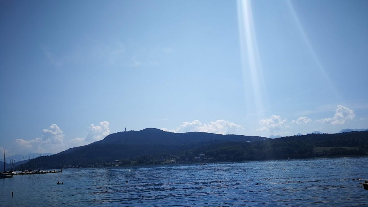 Die J&uuml;nger sahen Jesus &uuml;ber den See gehen. (fotogard)