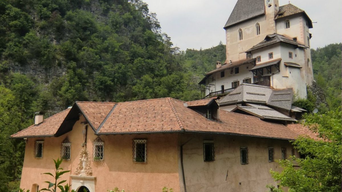 Romedius Einsiedelei heute in Tavon (Joachim Schäfer - <a href="https://www.heiligenlexikon.de">Ökumenisches Heiligenlexikon</a>) Romedius Einsiedelei heute in Tavon (Joachim Schäfer - <a href="https://www.heiligenlexikon.de">Ökumenisches Heiligenlexikon</a>)