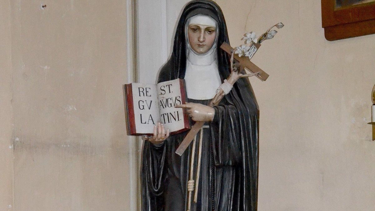 Die Statue der Heiligen in der Kirche von Trnava in Slowenien. (Ľubo&scaron; Repta [CC BY-SA 4.0 (https://creativecommons.org/licenses/by-sa/4.0)], von Wikimedia Commons)