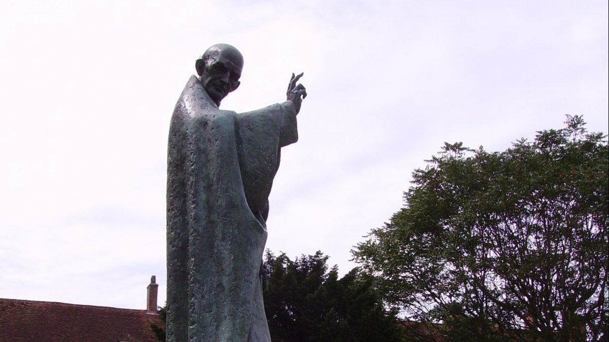 Denkmal des Hl. Richard vor der Kathedrale von Chichester (Immanuel Giel 15:19, 24 September 2007 (UTC) [Public domain])